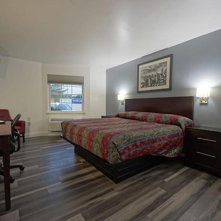 Greenwoods Inn & Suites Berlin ภายนอก รูปภาพ
