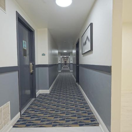 Greenwoods Inn & Suites Berlin ภายนอก รูปภาพ