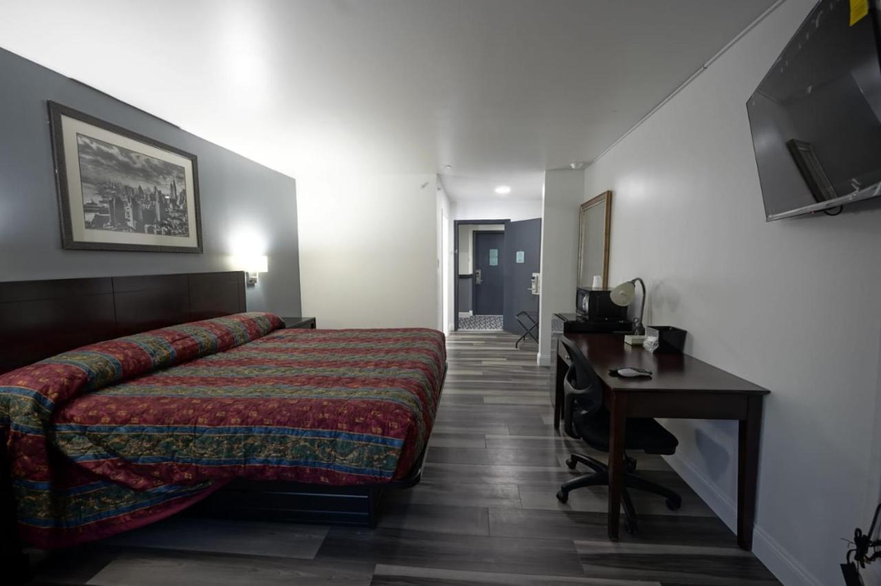 Greenwoods Inn & Suites Berlin ภายนอก รูปภาพ