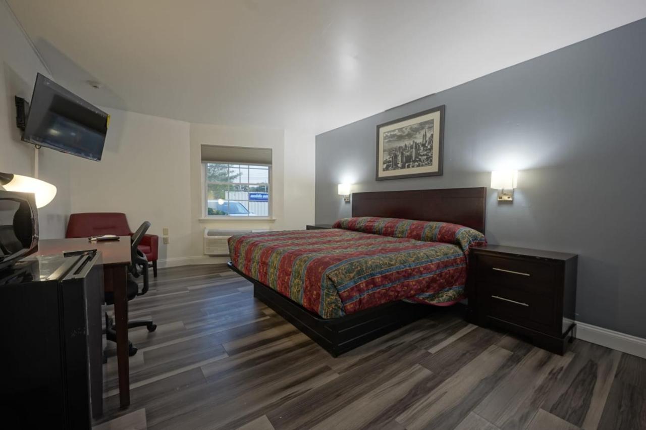 Greenwoods Inn & Suites Berlin ภายนอก รูปภาพ
